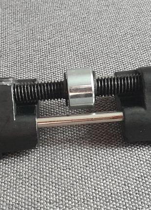 Універсальний тримач для заточування стамесок і рубанкових лез