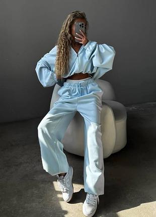 Костюм жіночий