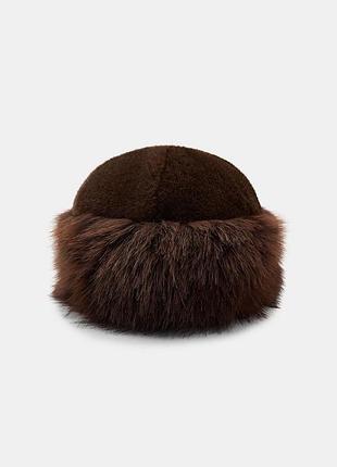 Шапка зі штучного хутра із заворотом