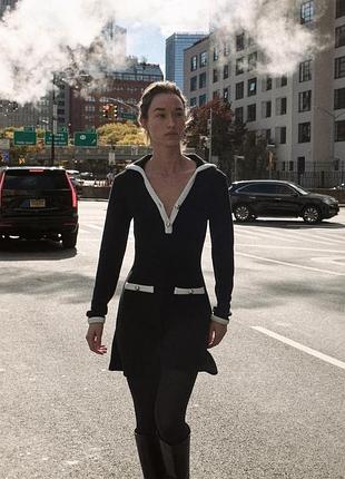 Коротка м'яка сукня