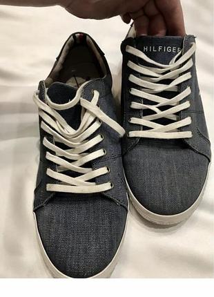 Кеды, кросівки від бренду tommy hilfiger розмір 40-41  устілка 26 см, унісекс  можно як жінкам так в чоловікам