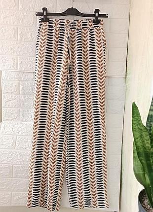 Великолепные интересные брюки primark