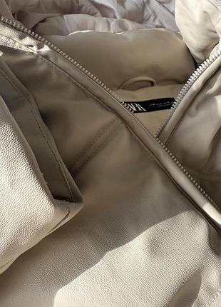 Трендова жіноча куртка zara m, екошкіра, стан ідеальний