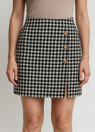 Короткая мини-юбка с узором "гусиная лапка" (картата)