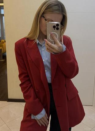 Подовжений двобортний піджак червоного кольору від reserved