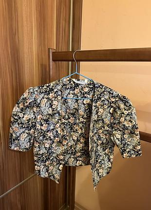 Короткий котоновий піджак у квітку