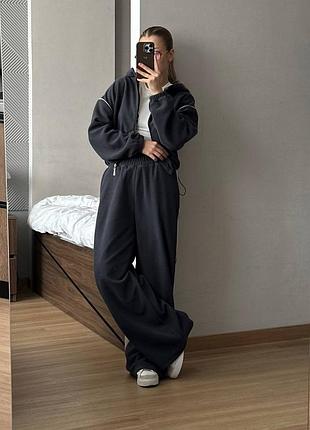 Тепленький зручний костюм, щоб зігріти в прохолодні дні🤍