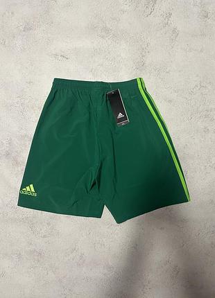 Чоловічі шорти adidas , розмір s
