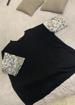 Футболка з цікавим рукавом