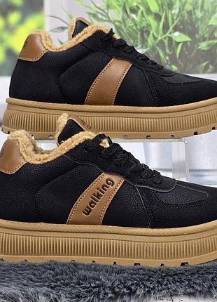 Кросівки жіночі зимові gipanis чорні з коричневим на рівній підошві зі штучним хутром тедді 8215