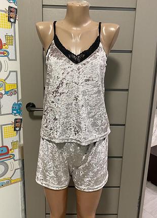 Комплект пижамы  мрамор велюр бежевого цвета