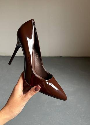 Коричневі туфлі лакові туфлі човники на шпильці класичні туфлі лаковані шоколадні туфлі на підборах базові туфлі на каблуку туфлі лодочки шпильки