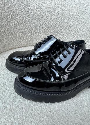 Туфлі жіночі zign чорні лаковані