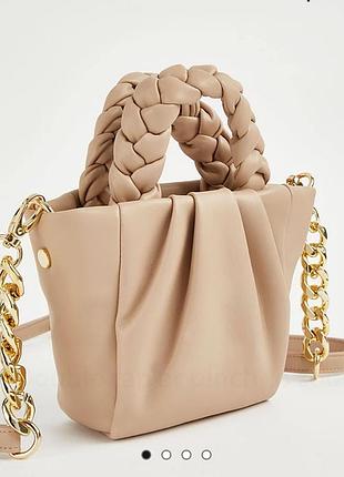 Маленька красива сумочка пудрового кольора