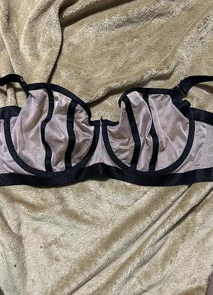 Бюстгалтер