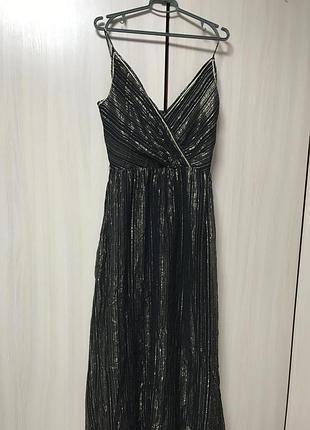 Вечірня сукня на бретельках