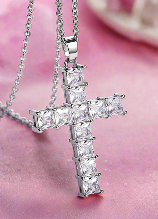 Подвеска крестик из кристаллов на цепочке крест кристаллы с цепочкой