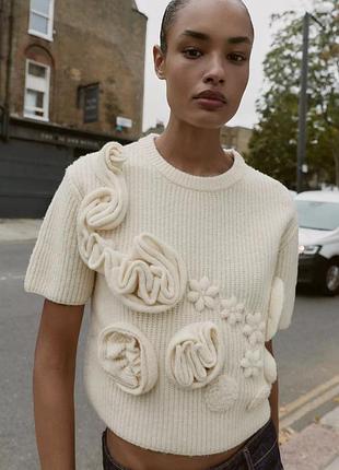 Светр жіночий бежевий з квітами zara new