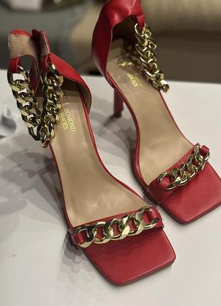 Bomond босоніжки