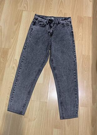 Стильні джинси mom