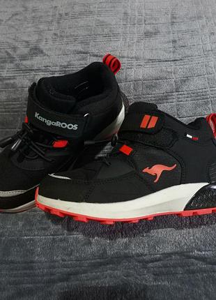 Кроссовки утепленные 31размер