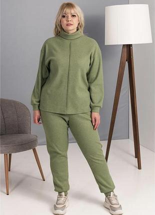 Жіночий теплий костюм оливка 56 рр