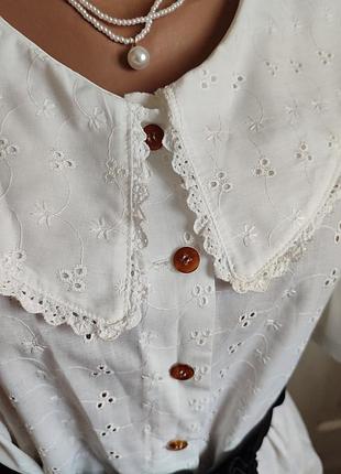 Винтажная коттоновая блуза с кружевом и вышивкой.