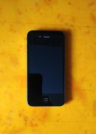 Phone 4s на запчастини або відновлення.