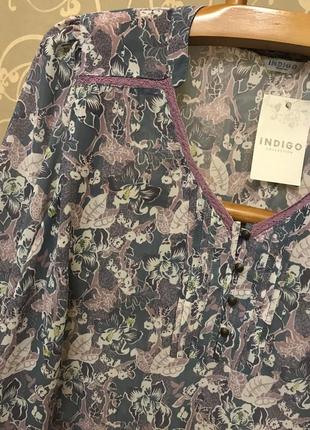 Очень красивая и стильная брендовая блузка в цветах.7 фото