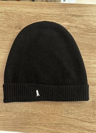 Шапка від італійського виробника жіноча