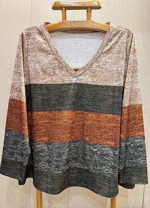 Кофточка в наявності 26.