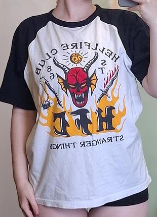 Футболка pull&amp;bear hellfire club stranger things