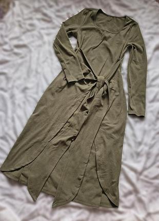 Неймовірнв сукня міді в оливковому кольорі.