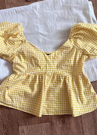 Літня блуза в клітинку рукавами воланами