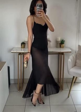 Напів прозора сукня