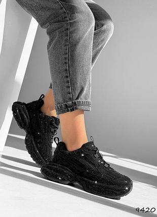 Кроссовки из экозамши, декорированной стразами