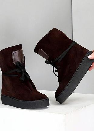 Дизайнерські зимові шоколадні високі черевики натуральна замша