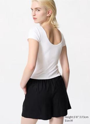 Uniqlo футболка белого цвета со встроенным топом