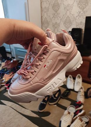 Женские кроссовки