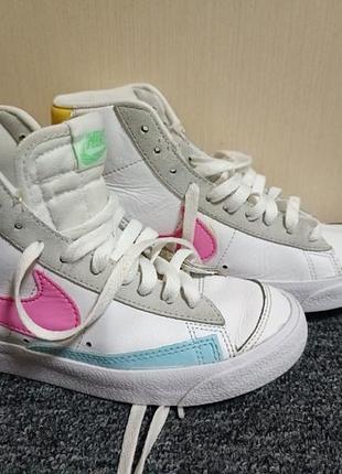 Nike blazer mid'77 vintage pastel, eu 35, оригинал, б/у
 

35.5 -36 размер 

стан: хороший

100% оригинал: артикул da4295‐100, штрихкод и бирка все