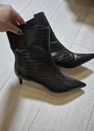 Чоботи напівчоботи шкіра