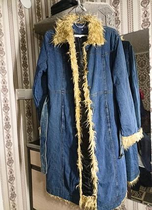 Пальто- плащ женское джинсовое с искусственным мехом. размер l