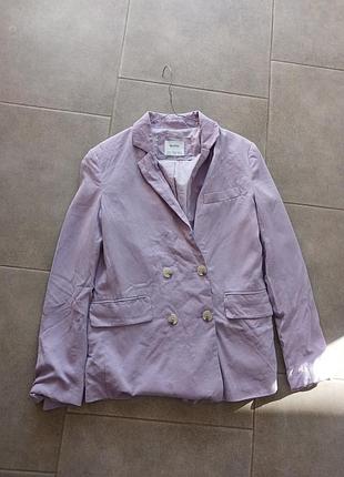 Стильный лиловый пиджак жакет