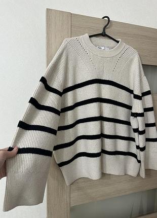 Жіночий светр