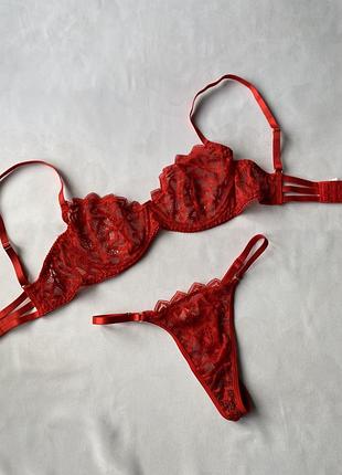 Червоний мереживний комплект білизни s