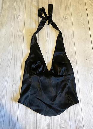 Сатиновый топ халтер за шею prettylittlething