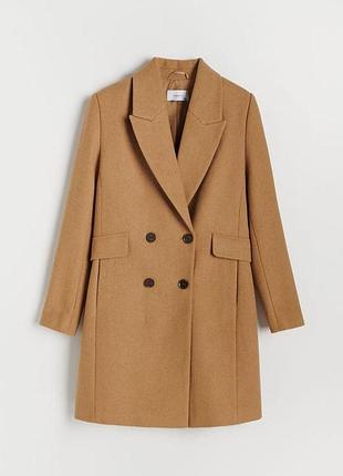 Вовняне двобортне пальто reserved.