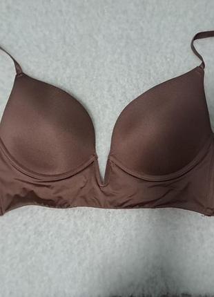 Бюстгальтер с вырезом, бюст, бра