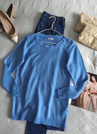 Роскошный красивый свитер в ярком голубом цвете в размере s