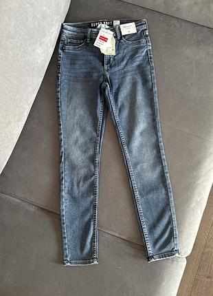 Джинси скіні